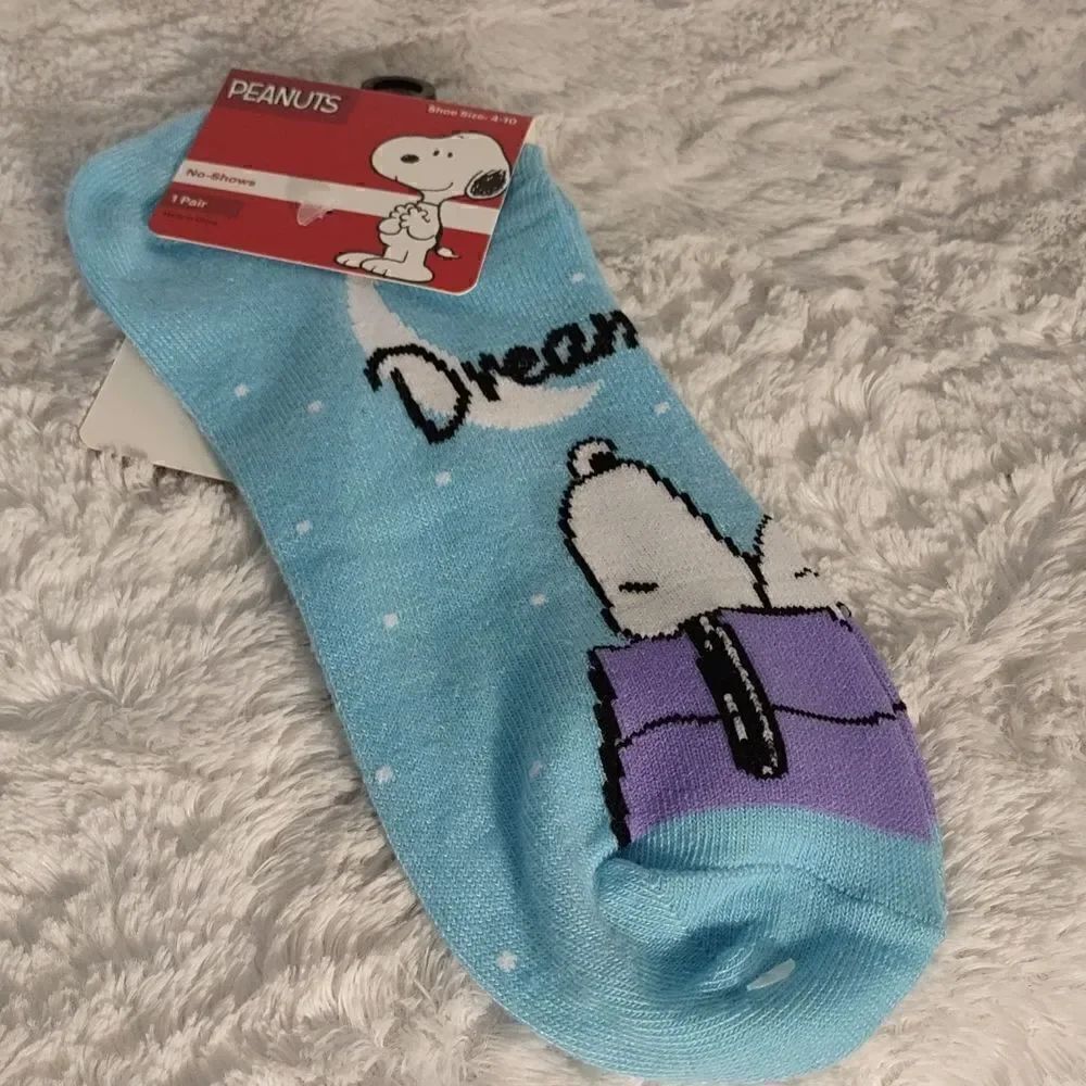 Peanuts Snoopy "Dream Big" No Show Socks